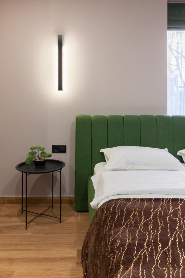 Leogrand Apartments On Shevchenka 38-1 リヴィウ エクステリア 写真
