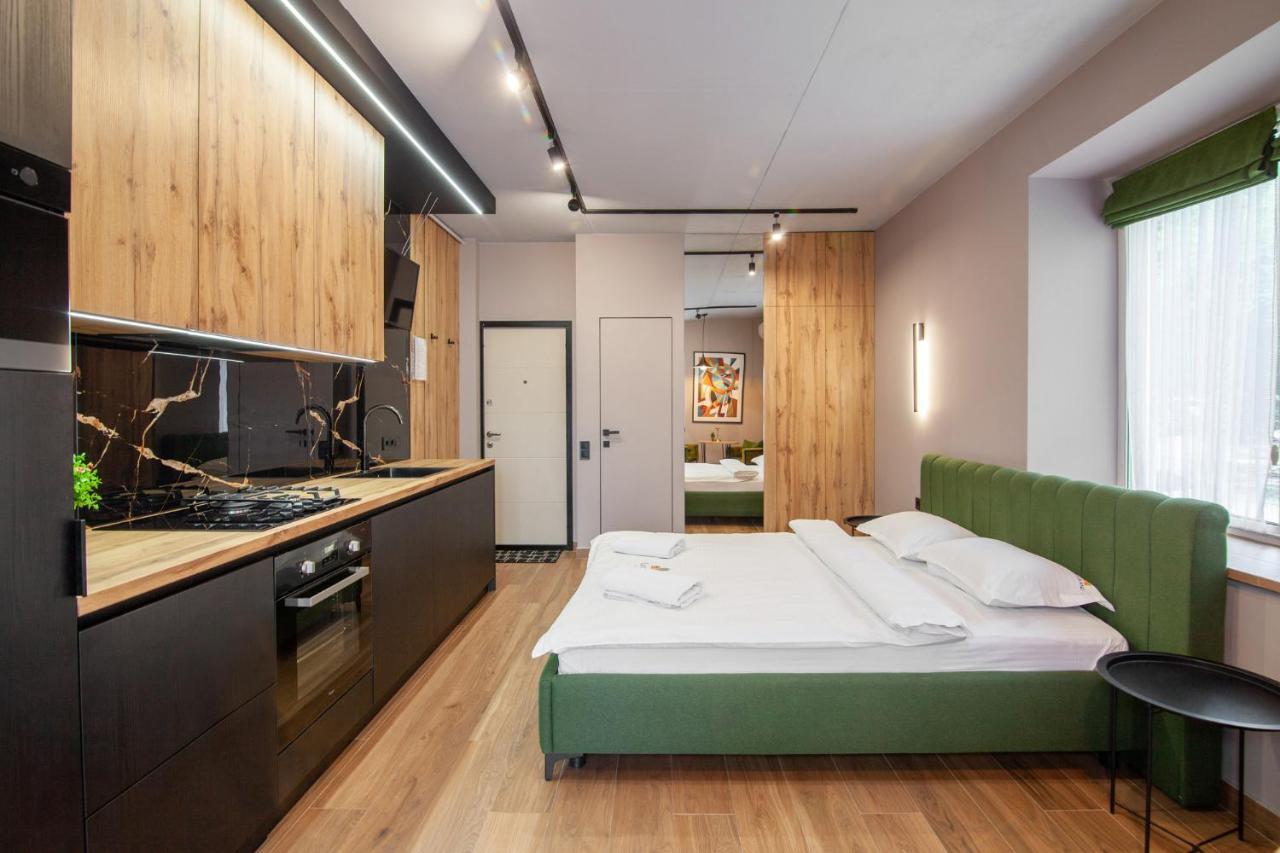 Leogrand Apartments On Shevchenka 38-1 リヴィウ エクステリア 写真